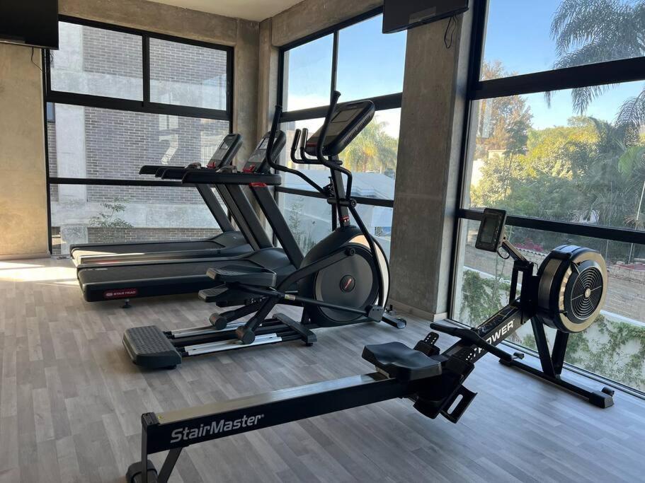 Depa Boho Al Sur Pet Friendly Piscina Gym Sala De Cine Διαμέρισμα Γκουανταλαχάρα Εξωτερικό φωτογραφία